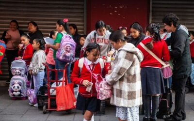 TRAS DOS MESES SIN CLASES, ALUMNOS REGRESAN A CLASES