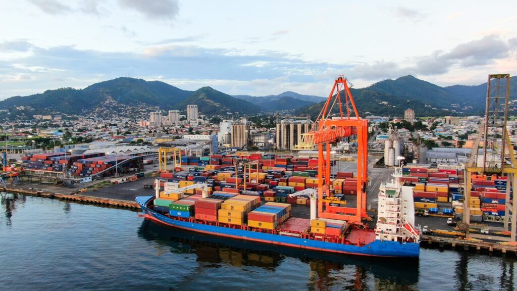 Crisis en rutas marítimas afecta el comercio global