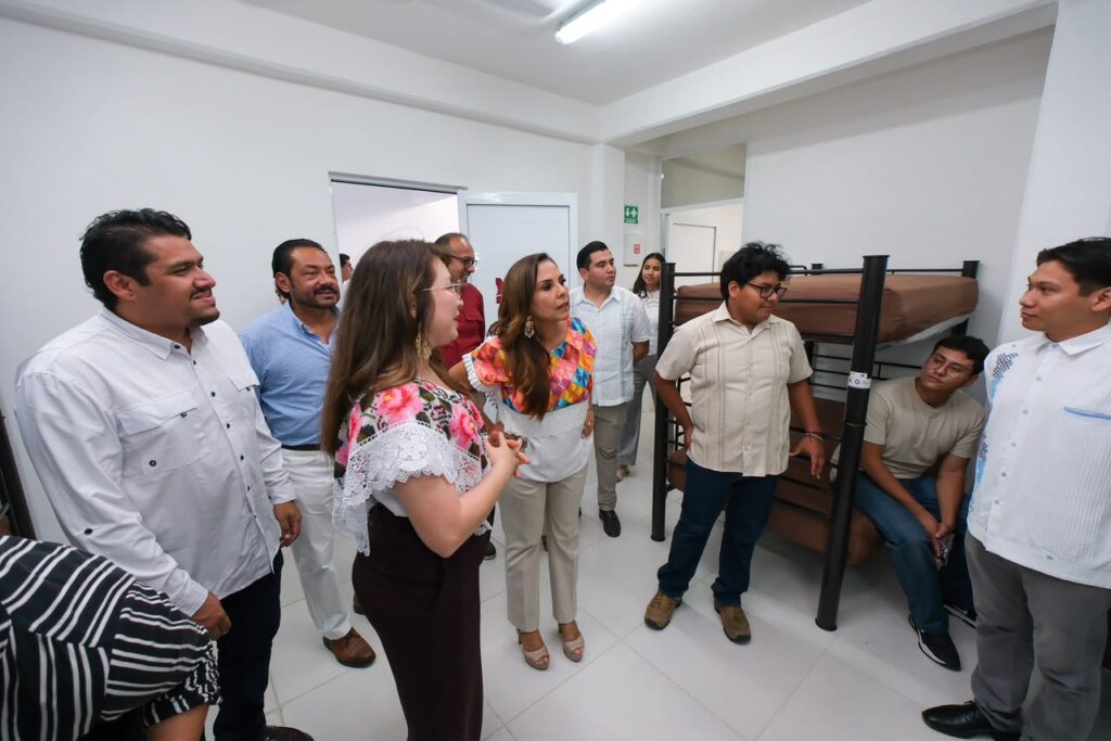 Mara Lezama opens new Student Home in Chetumal