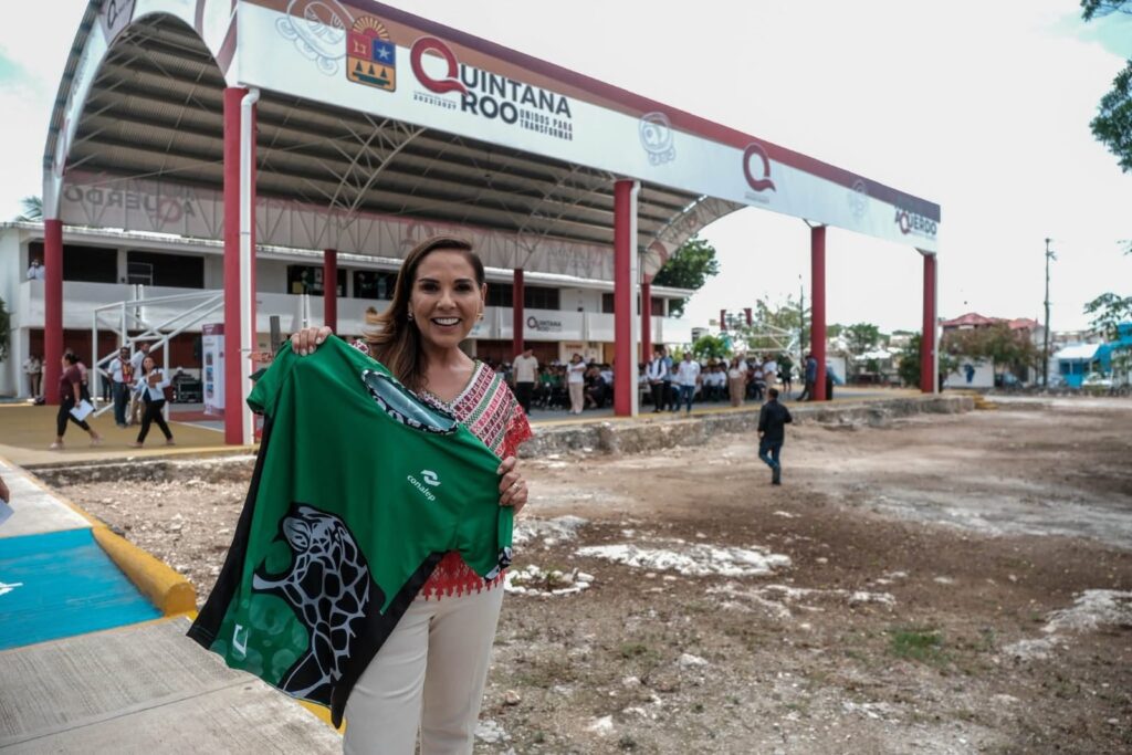 Mara Lezama opens new dome at CONALEP Cancun