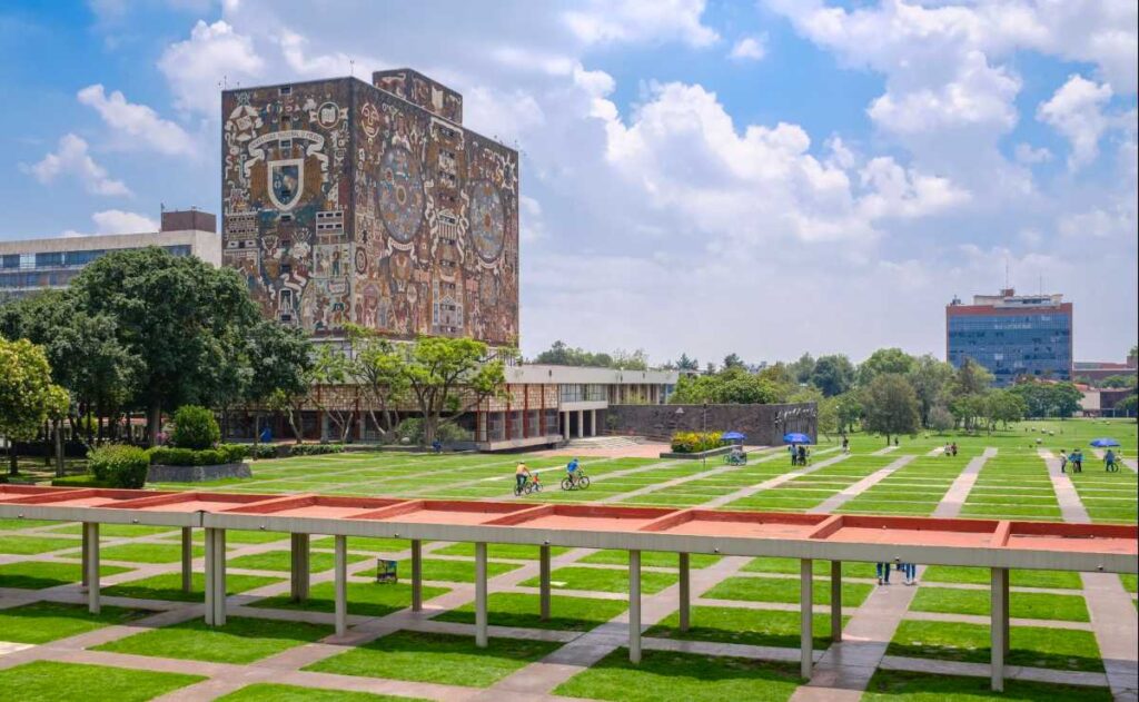 UNAM exam turns in-person after online fraud