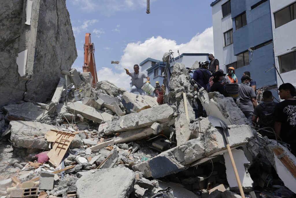 Mexico will send humanitarian aid to Colombia following the earthquake. Learn about the 'Cali Group' deployment and official rescue efforts.