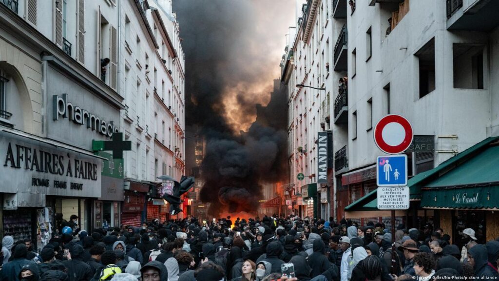 Curfew in France: Nighttime restrictions set